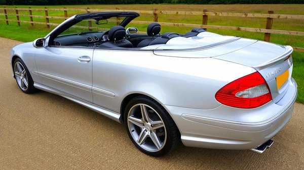 What Should UK Women Consider When Updating Their Fashion Style?